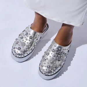 Size 10 Azalea Wang Sparkling Silver Women's Slip-On Sneakers